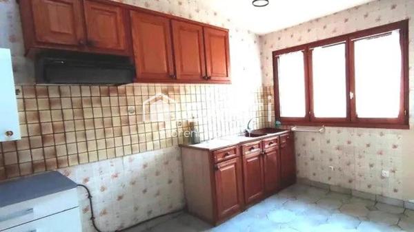 Maison de ville avec jardin et dépendance