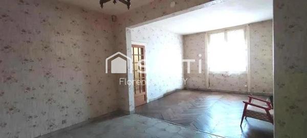 Maison de ville avec jardin et dépendance