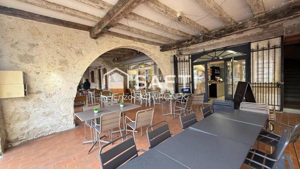 Bar-restaurant et local loué, a 15 minutes d’Agen.
