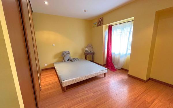 Maison à vendre    7 pièces •  Lattes