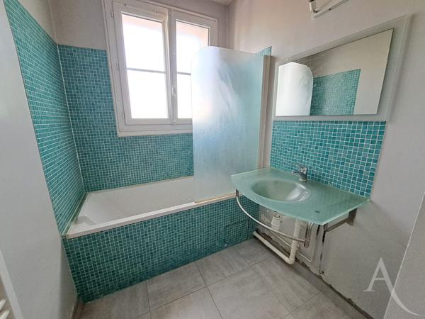 Appartement F2 idéalement situé au centre ville de Mantes-la-jolie