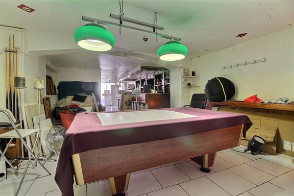 Maison La Crau avec local commercial, gros potentiel !