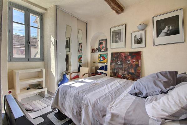 Maison La Crau avec local commercial, gros potentiel !