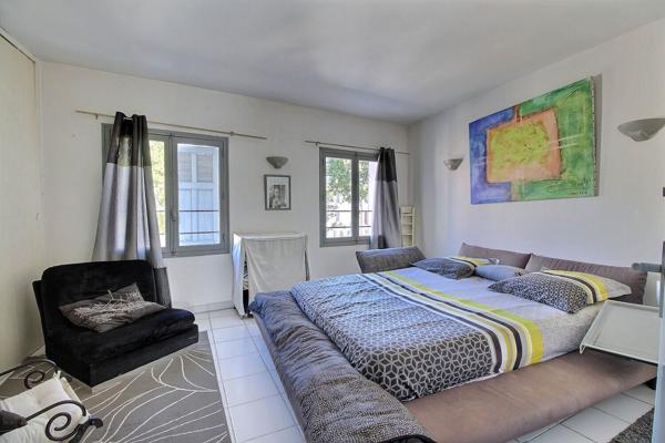 Maison La Crau avec local commercial, gros potentiel !