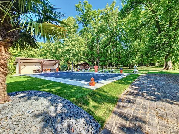 Maison Lamorlaye 7 pièce(s) 226 m2, parc 4000 m² avec piscine chauffée