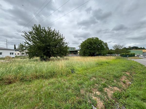 TERRAIN CONSTRUCTIBLE ZONE D'ACTIVITE - SOYAUX