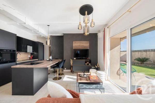 Maison à vendre  3 pièces - 61 m 2   STE MAXIME  - 83