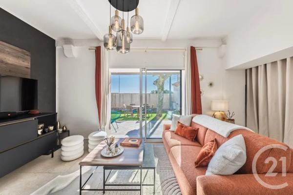 Maison à vendre  3 pièces - 61 m 2   STE MAXIME  - 83