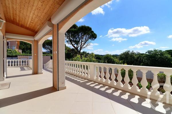 Maison à vendre  4 pièces - 100 m 2   FREJUS  - 83