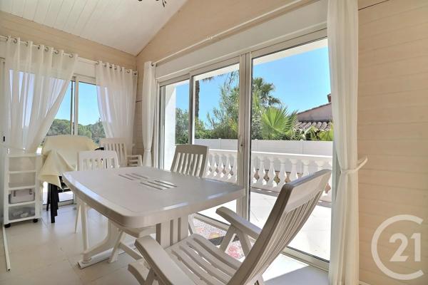 Maison à vendre  4 pièces - 100 m 2   FREJUS  - 83