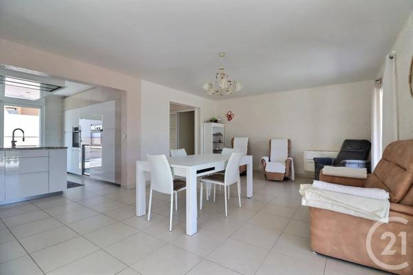 Maison à vendre  4 pièces - 100 m 2   FREJUS  - 83