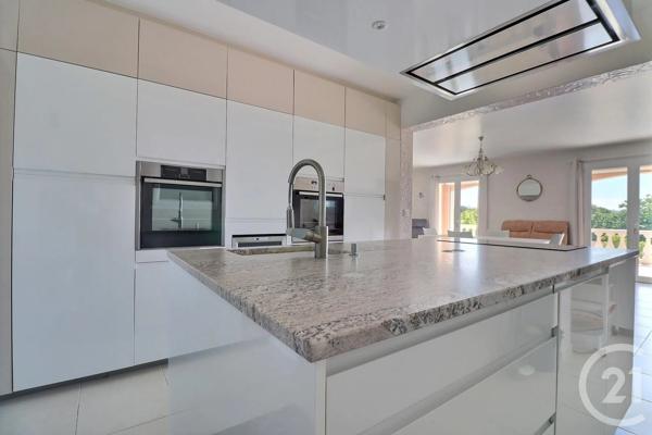 Maison à vendre  4 pièces - 100 m 2   FREJUS  - 83