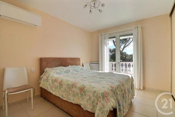 Maison à vendre  4 pièces - 100 m 2   FREJUS  - 83