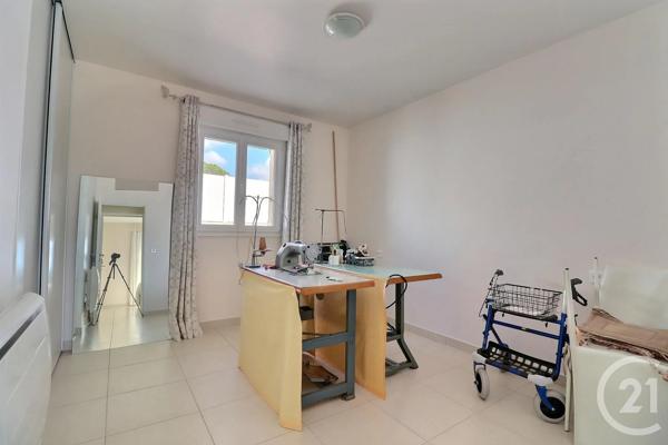 Maison à vendre  4 pièces - 100 m 2   FREJUS  - 83