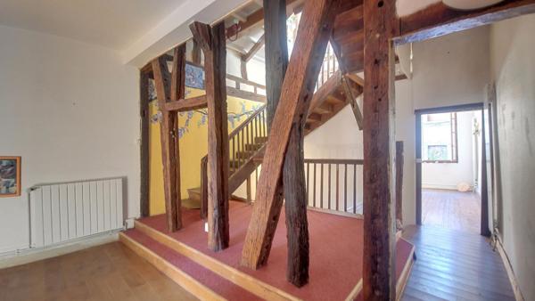 81540- SOREZE- Maison de caractère du XVIe s- 110 m². Cour intérieure. Loggia