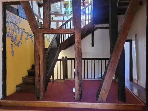 81540- SOREZE- Maison de caractère du XVIe s- 110 m². Cour intérieure. Loggia