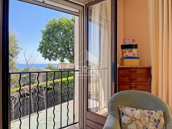 MAISON CAGNES SUR MER - VUE MER ET CHATEAU