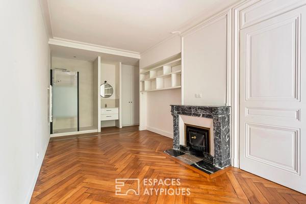 Appartement Haussmannien avec balcon en dernier étage