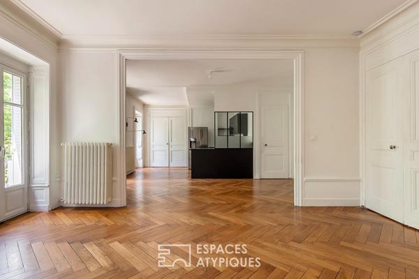 Appartement Haussmannien avec balcon en dernier étage