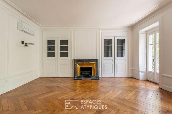 Appartement Haussmannien avec balcon en dernier étage