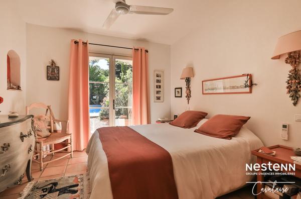 Saint-Tropez - Villa provencale de prestige a 150 m de la plage - Vente en viager occupe (sans rente)