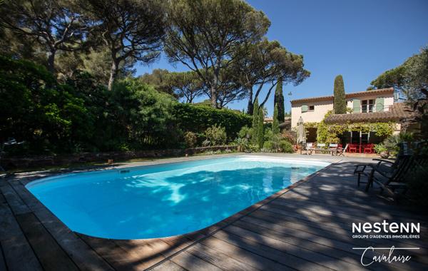 Saint-Tropez - Villa provencale de prestige a 150 m de la plage - Vente en viager occupe (sans rente)