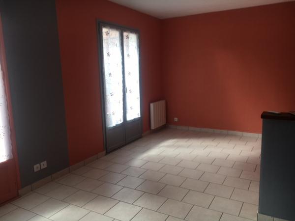 Sainte-Solange (18220) Maison de Plain Pied 4 pièces de 80m2 avec demi Sous-Sol Sur parcelle de 380m2