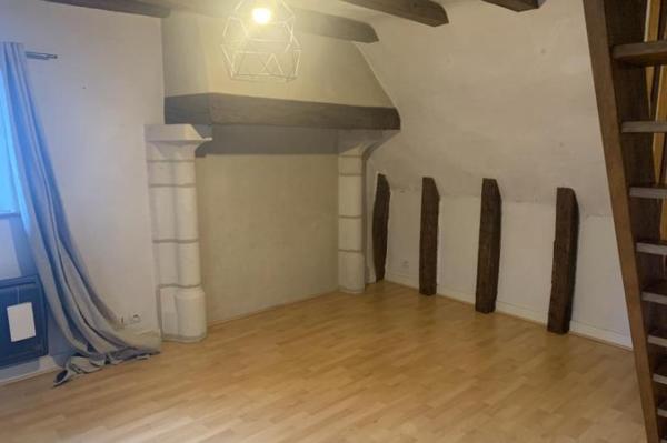 Location - Appartement 2 pièces 24 m 2 LA RICHE (37520)