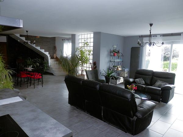 VILLA contemporaine à 25 mn d'AMIENS et de l'Hôpital (CHU)