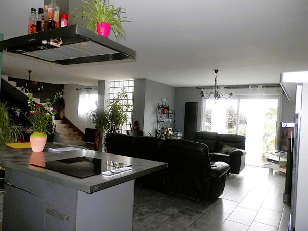 VILLA contemporaine à 25 mn d'AMIENS et de l'Hôpital (CHU)