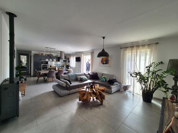 Maison Borgo 8 pièce(s) 200 m2 jardin 573 m²