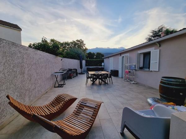 Maison Borgo 8 pièce(s) 200 m2 jardin 573 m²