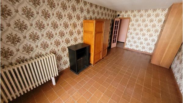 Plain-pied: 95m², cuisine, 2 ch, salle d’eau , garage / terrain 593 m²