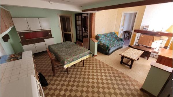 Plain-pied: 95m², cuisine, 2 ch, salle d’eau , garage / terrain 593 m²