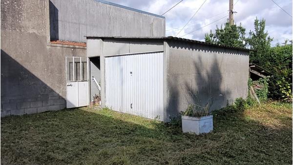 Plain-pied: 95m², cuisine, 2 ch, salle d’eau , garage / terrain 593 m²