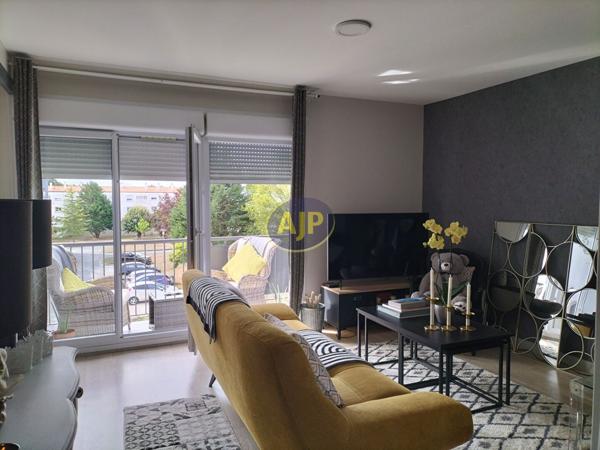 Appartement à vendre Tonnay Charente - 3 pièces, 71m² avec 2 chambre(s) à 139 000€ - AJP Immobilier Rochefort