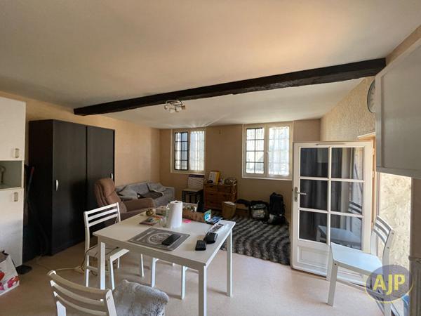 Appartement à vendre Saintes - 2 pièces, 39m² avec 1 chambre(s) à 83 900€ - AJP Immobilier Saintes