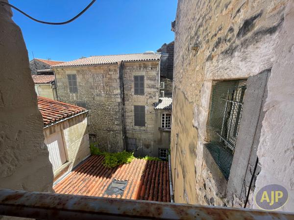Appartement à vendre Saintes - 2 pièces, 39m² avec 1 chambre(s) à 83 900€ - AJP Immobilier Saintes