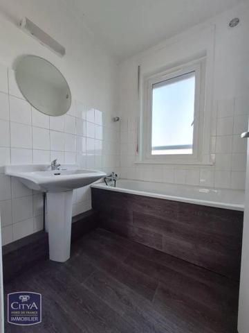 Maison à louer 4 pièces 112.8m² Longuenesse (62219)