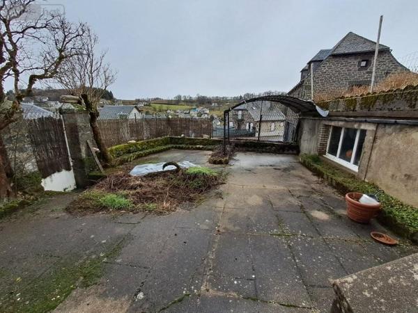 Maison à vendre à Pierrefort dans le Cantal (15230), ref : 044/1259