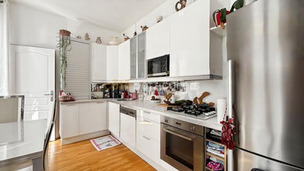 Vente
                Appartement58 m² - 3 Pièces -
                    BRIE COMTE ROBERT (77170)