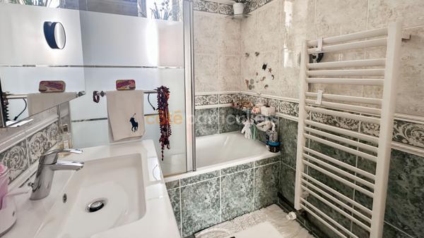 Vente
                Appartement58 m² - 3 Pièces -
                    BRIE COMTE ROBERT (77170)