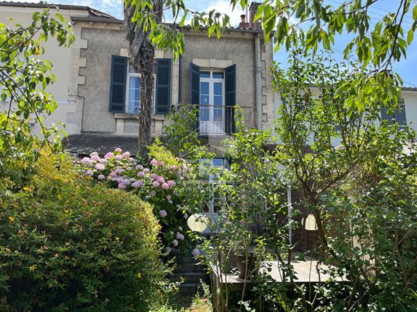 A vendre - Maison de ville à Perigueux avec garage  (Type 4)