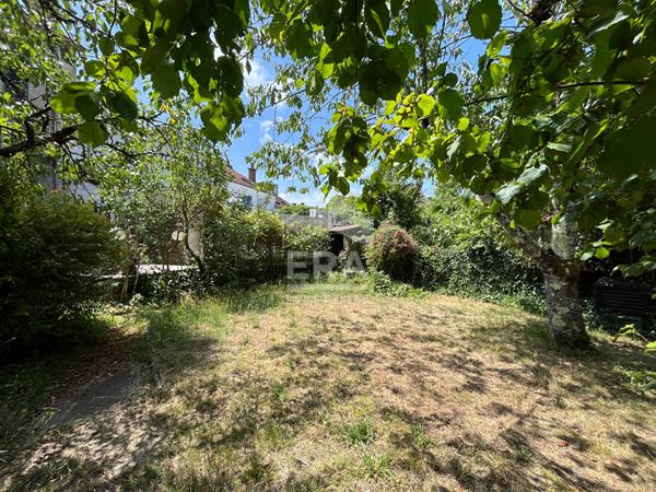 A vendre - Maison de ville à Perigueux avec garage  (Type 4)