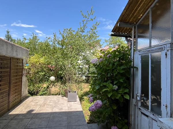 A vendre - Maison de ville à Perigueux avec garage  (Type 4)