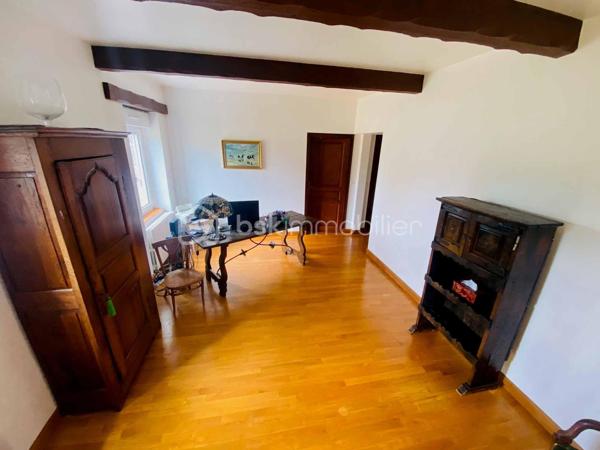 Maison en pierre de 310 m²