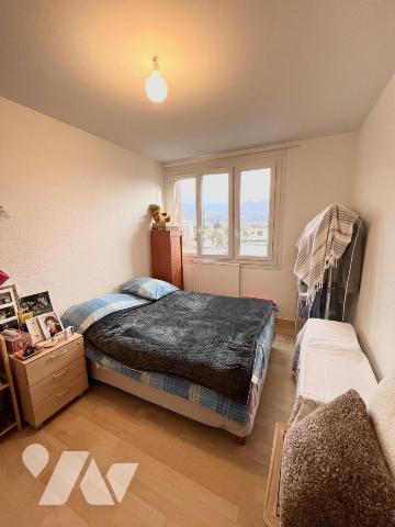 MEYLAN : Rue des Lilas