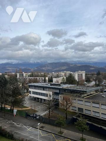 MEYLAN : Rue des Lilas