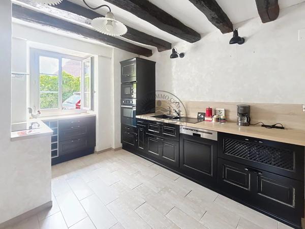 Vente                                                      Maison
                        
                     5 pièces                      167 m2                     à Auneau