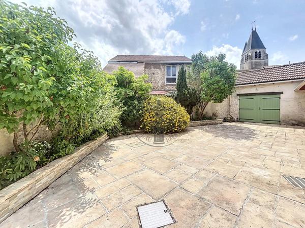 Vente                                                      Maison
                        
                     5 pièces                      167 m2                     à Auneau